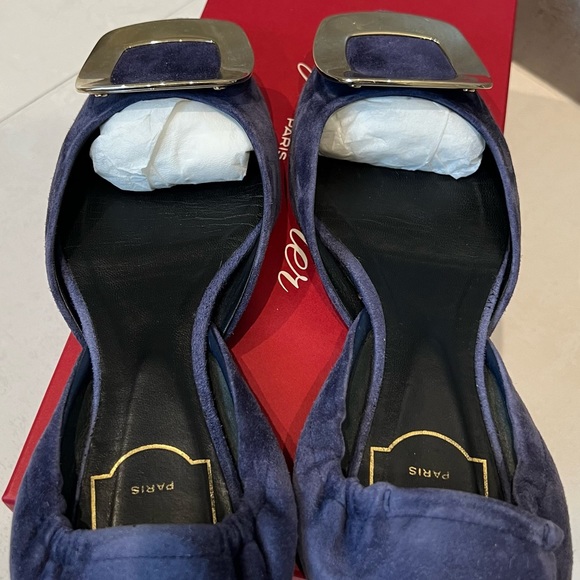 Roger Vivier Chip Buckle D'orsay Flats in Navy Blue Suede 35.5 (discontinued) - Picture 4 of 8